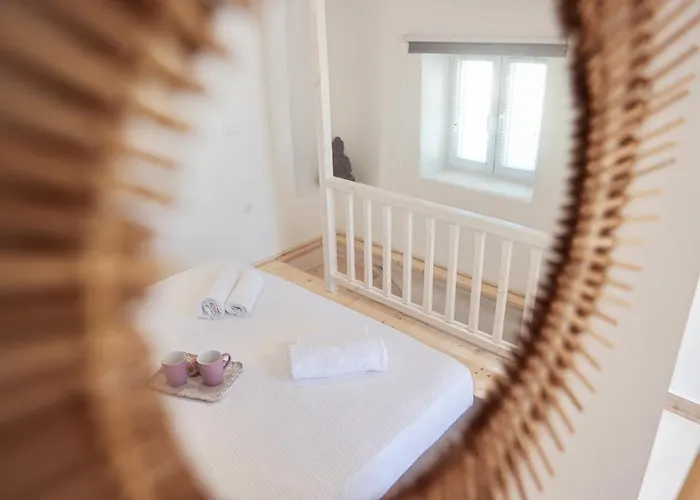 Whitelist Maisonette Ii In *